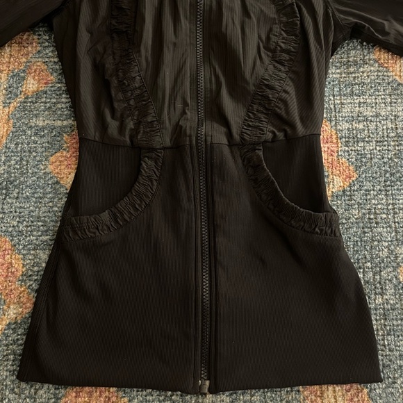 Women’s Lululemon ReversibleDance Studio Jacket - Picture 6 of 13